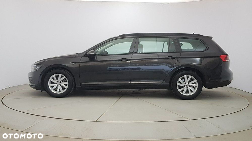 Volkswagen Passat - 4