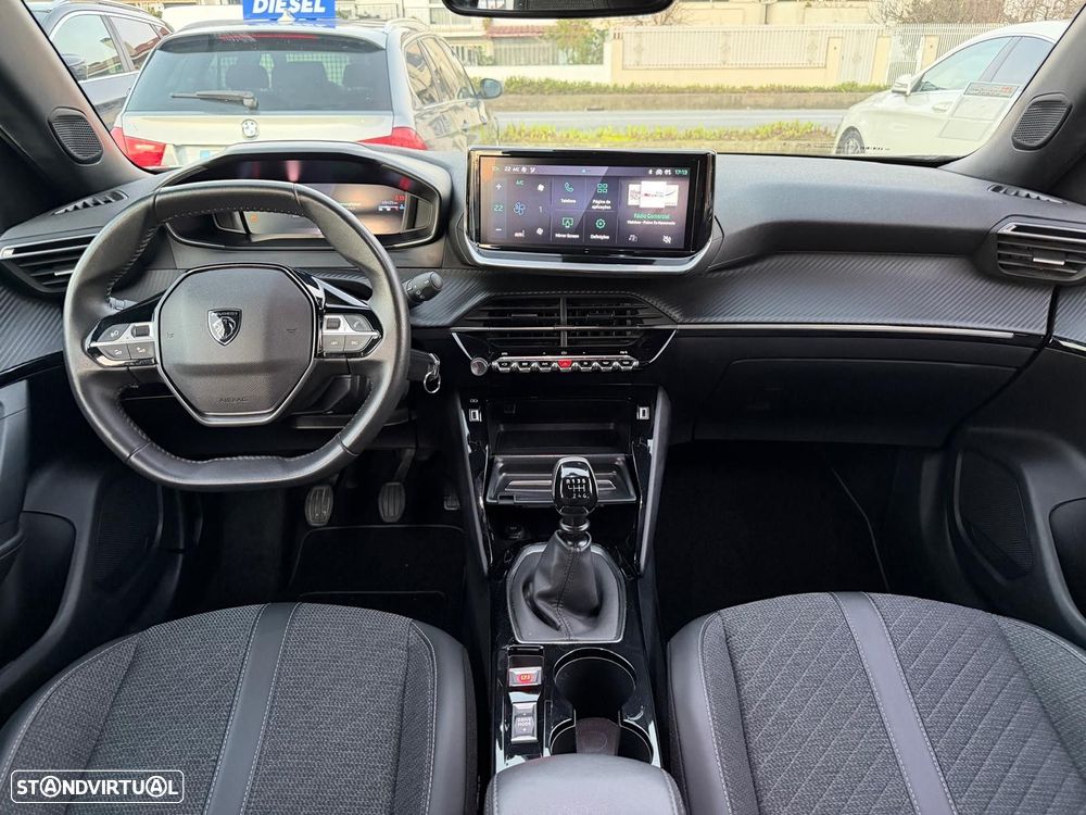 Peugeot 2008 1.2 PureTech Allure - 11