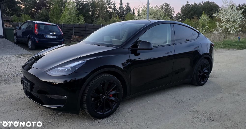 Tesla Model Y Performance Dual Motor AWD - 1
