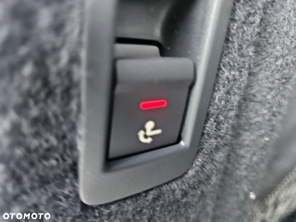 Audi A4 Avant 40 TFSI S tronic - 32