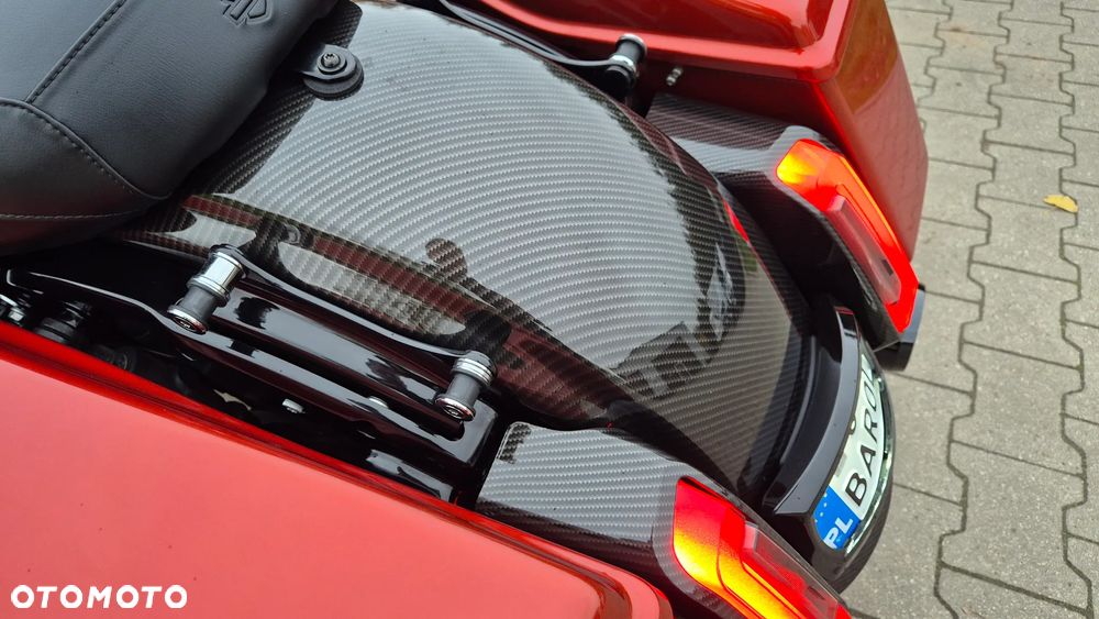 Harley-Davidson Touring Road Glide - 21