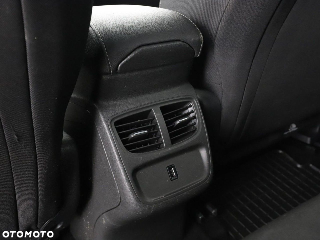 Opel Grandland X 1.2 Start/Stop Business Edition - 36