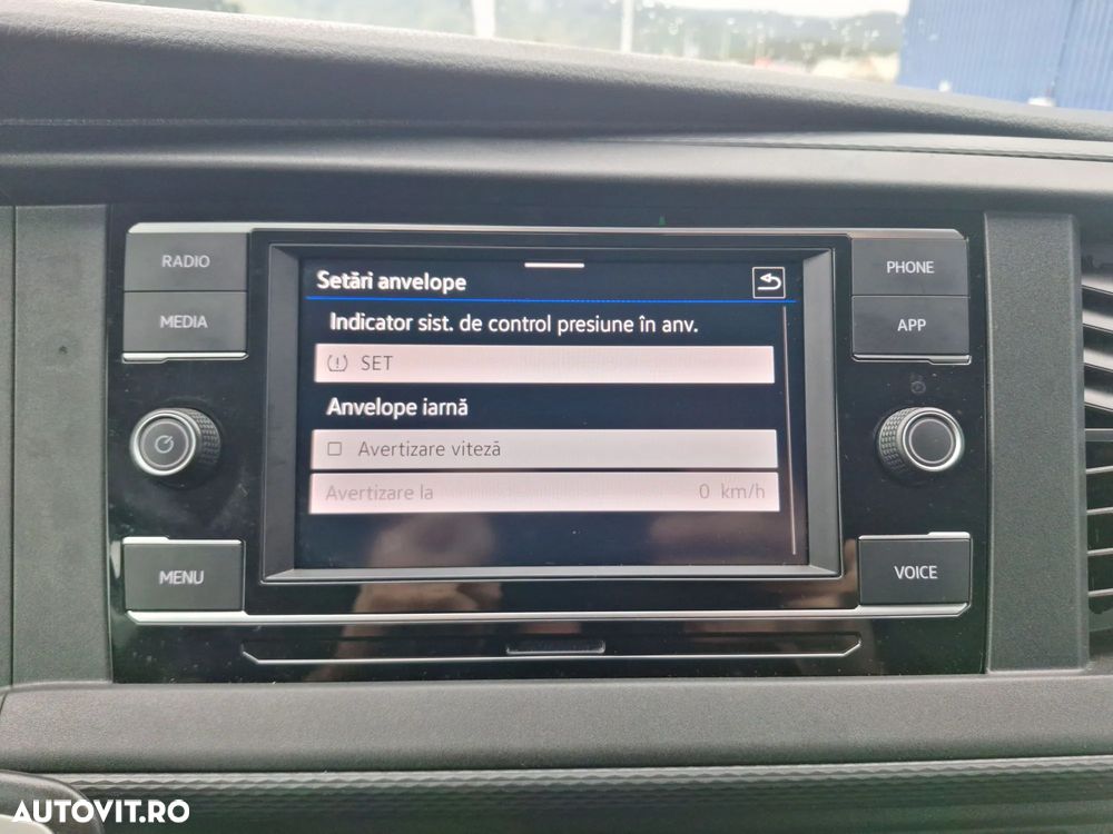 Volkswagen Caravelle - 24