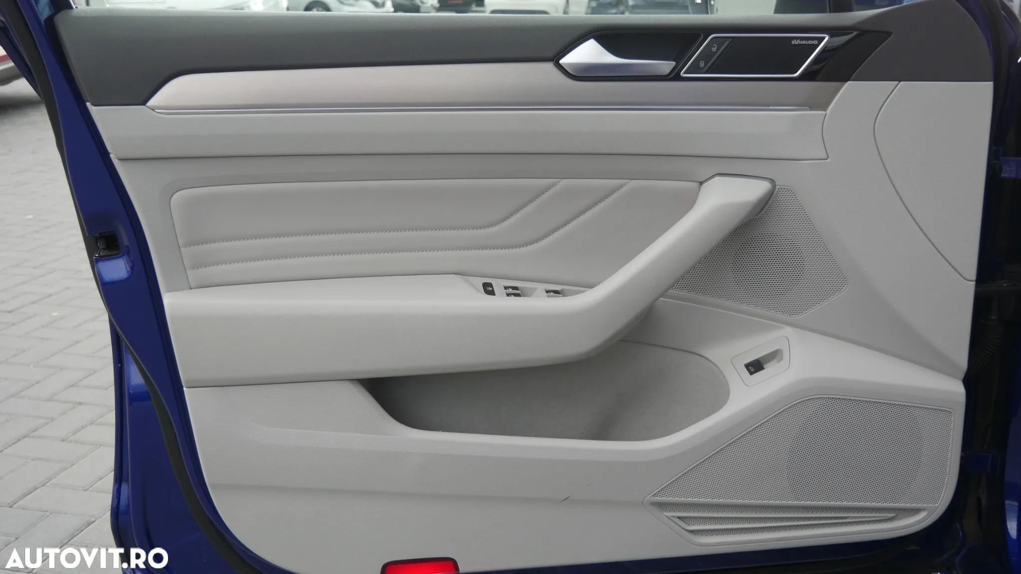 Volkswagen Passat - 13