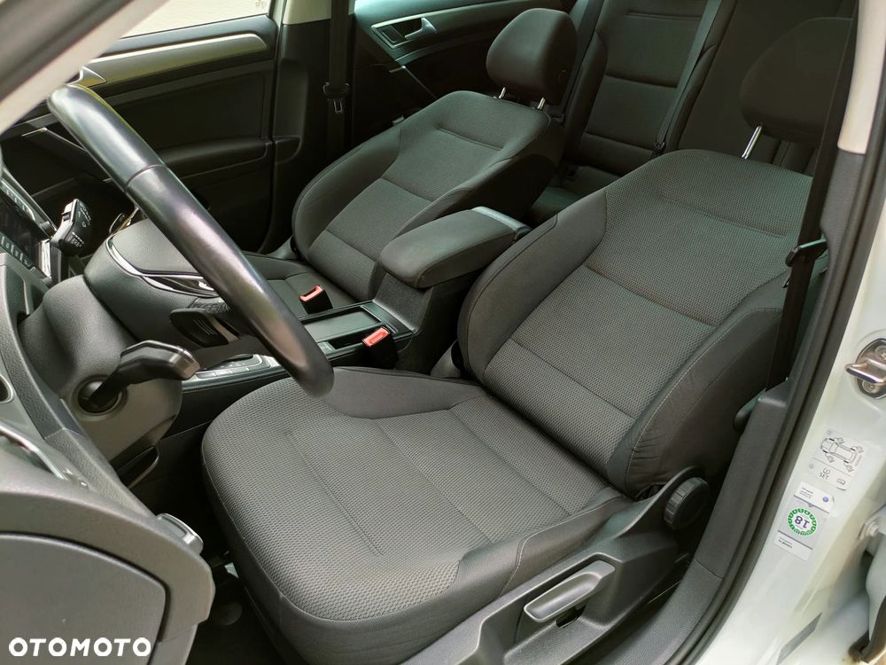 Volkswagen Golf 1.4 TSI BlueMotion Technology DSG Highline - 26