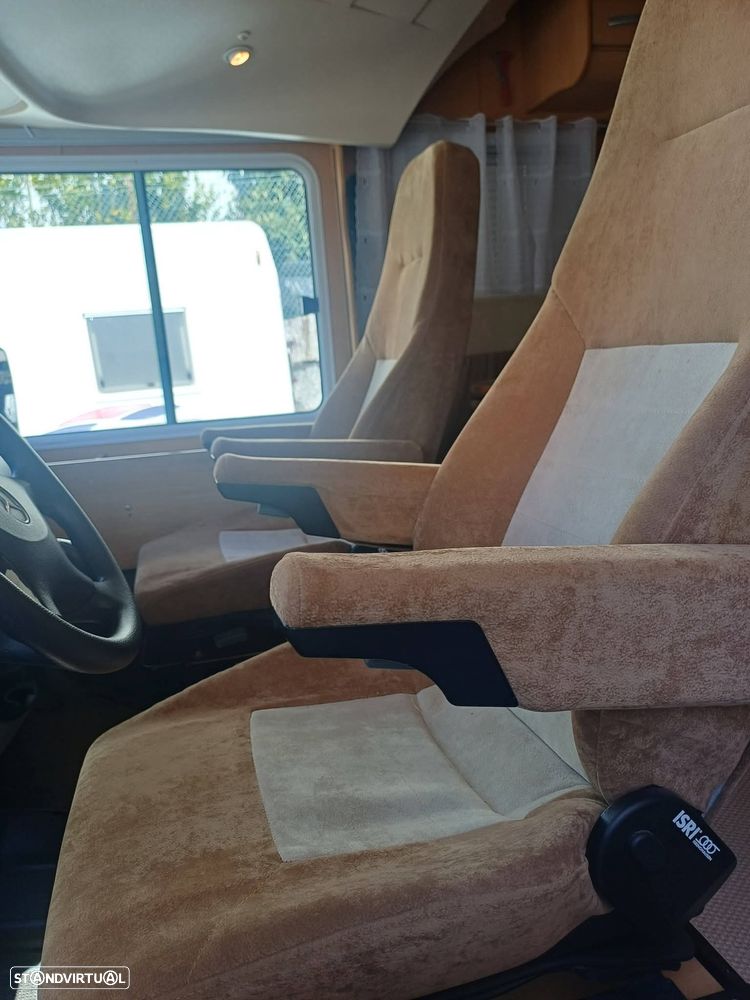 Mercedes-Benz Sprinter Pilote Explorateur 733FJ - 25