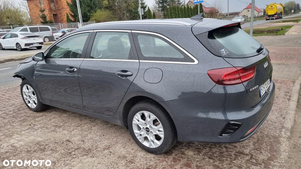 Kia Ceed 1.6 CRDi Eco-Dynamics+ (48V Mild-Hybrid) DCT7 GT Line - 12