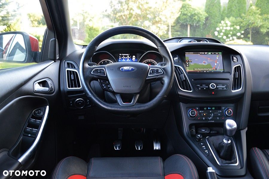 Ford Focus 2.0 EcoBoost ST mit Leder-Sport-Paket - 28
