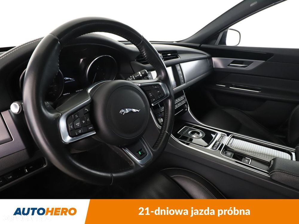 Jaguar XF 2.0 i4D R-Sport - 12