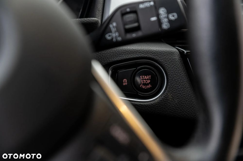 BMW Seria 2 218d - 27