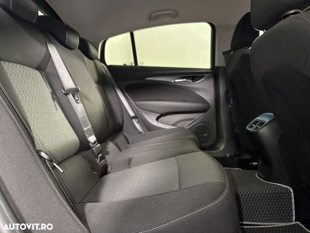 Opel Insignia - 13