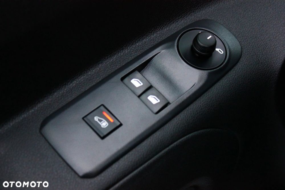 Toyota PROACE CITY BLASZAK 2 OSOBOWY 1.2 D-4T BENZYNA 110KM PEWNE AUTO FV23% - 28