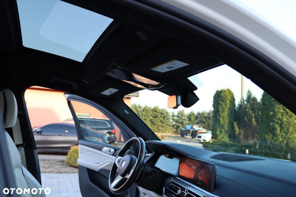 BMW X7 M50i sport - 28