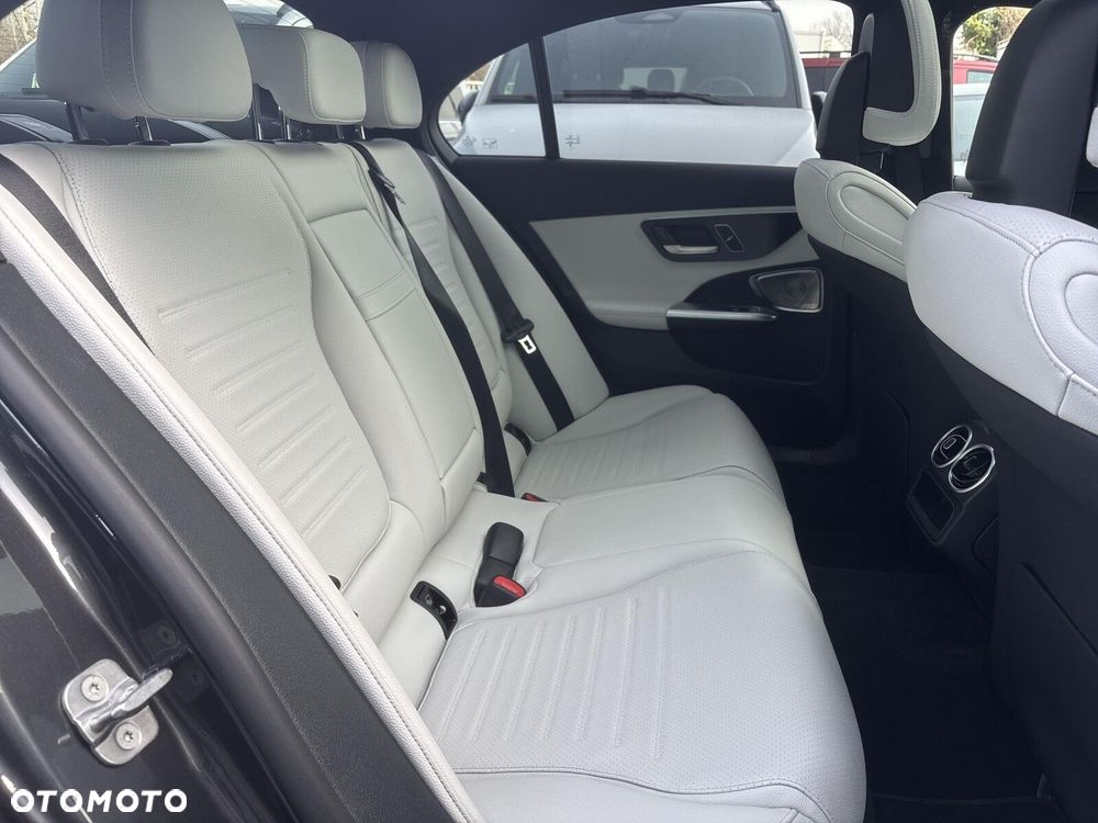 Mercedes-Benz Klasa C - 22