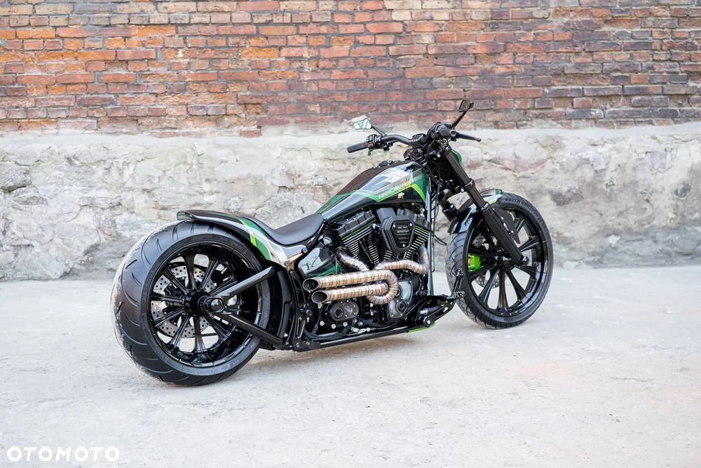 Harley-Davidson Softail Breakout - 5