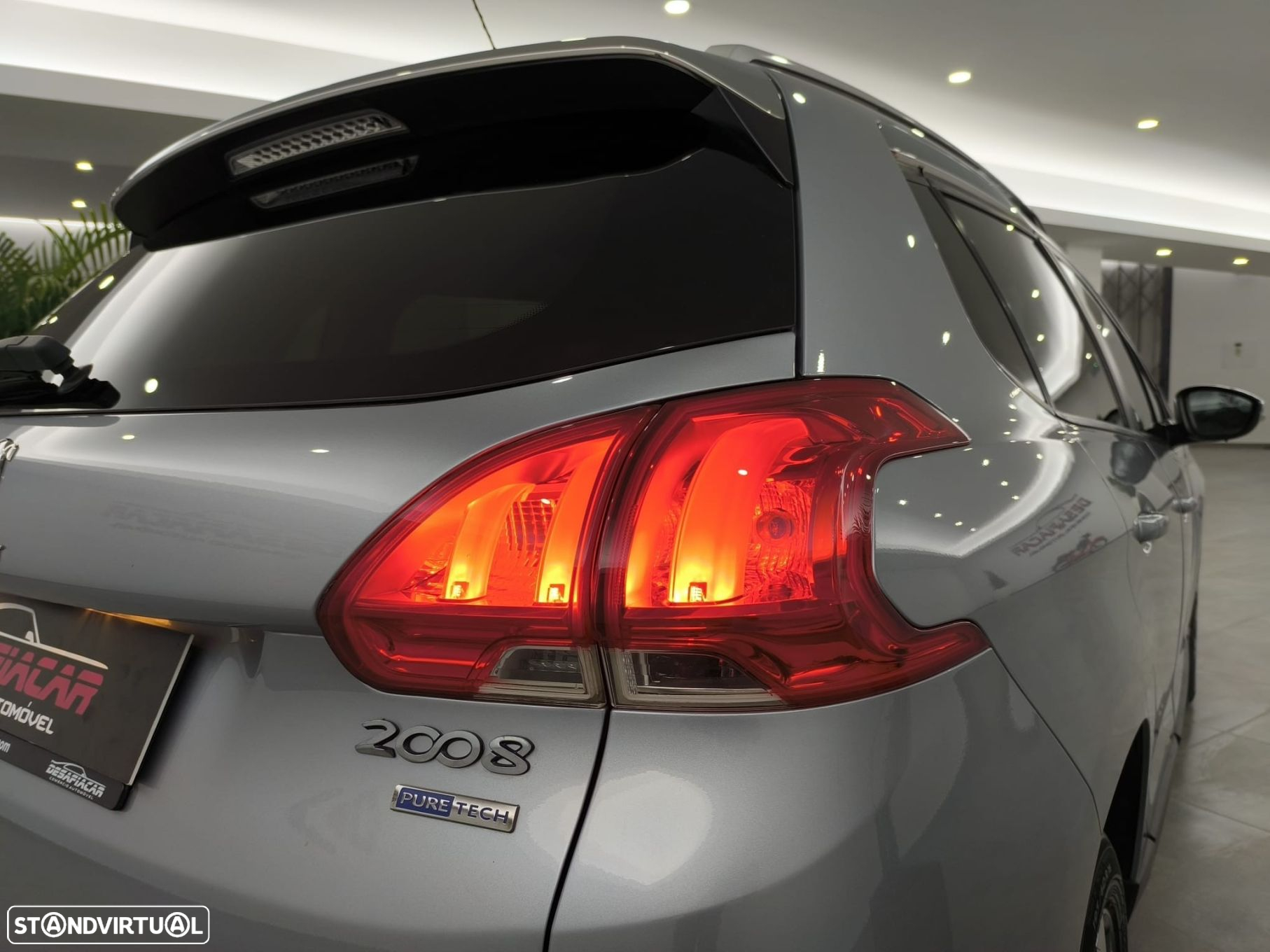 Peugeot 2008 1.2 PureTech Style - 16