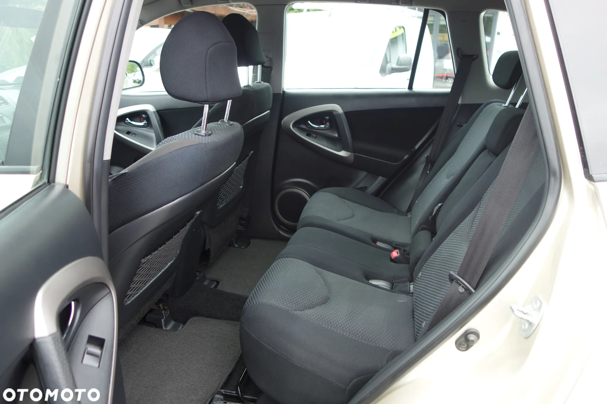 Toyota RAV4 2.2 D-4D Luna - 19