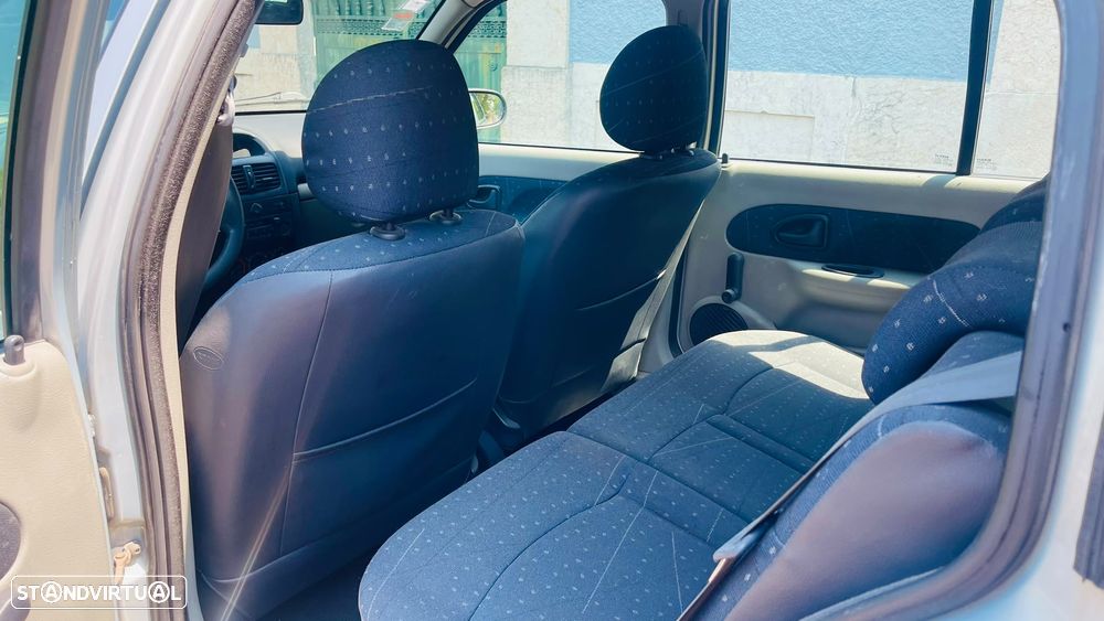 Renault Clio 1.2 16V Confort Dynamique - 9