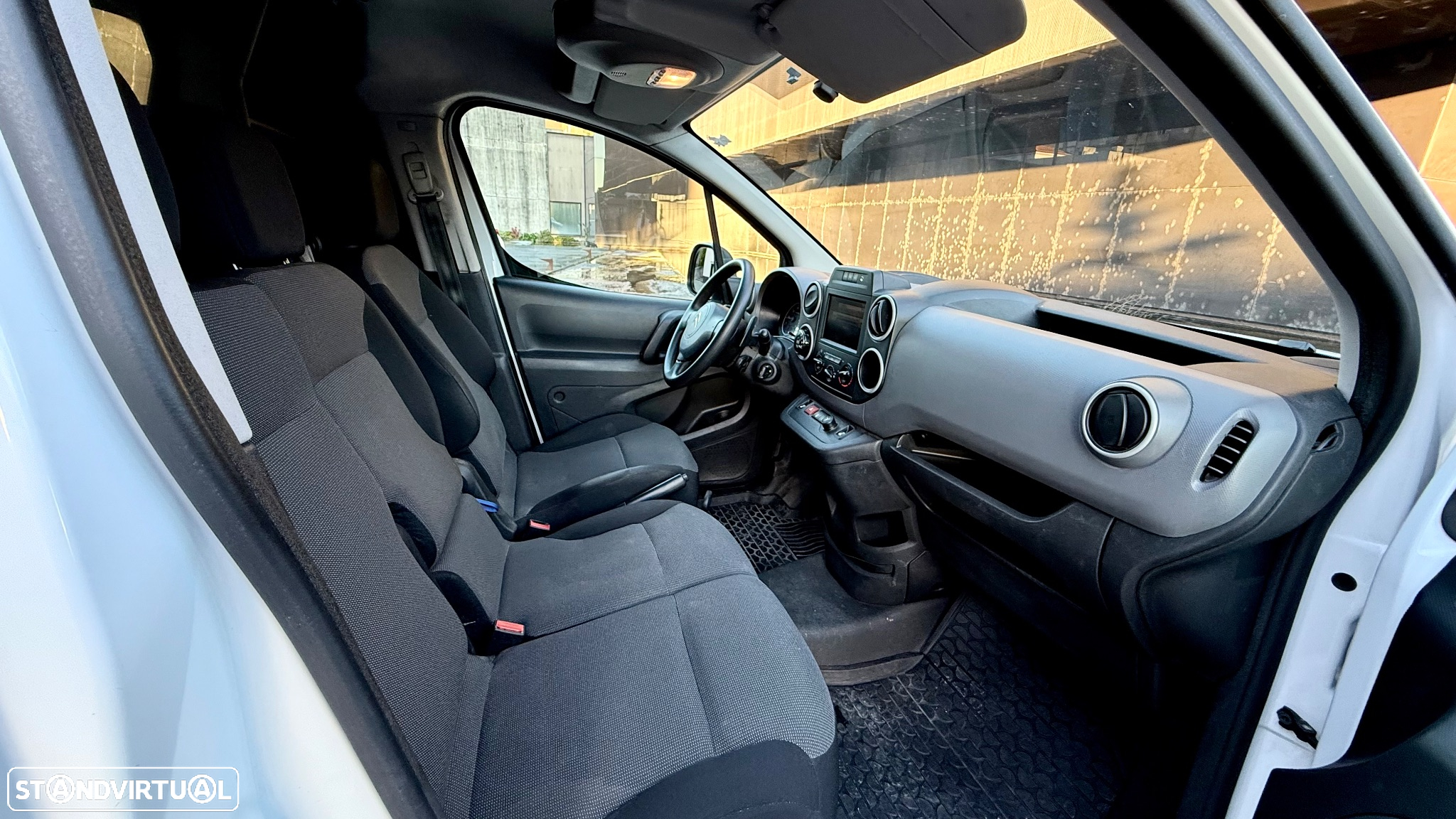 Citroën Berlingo 3lugares AUTOMÁTICA - 21