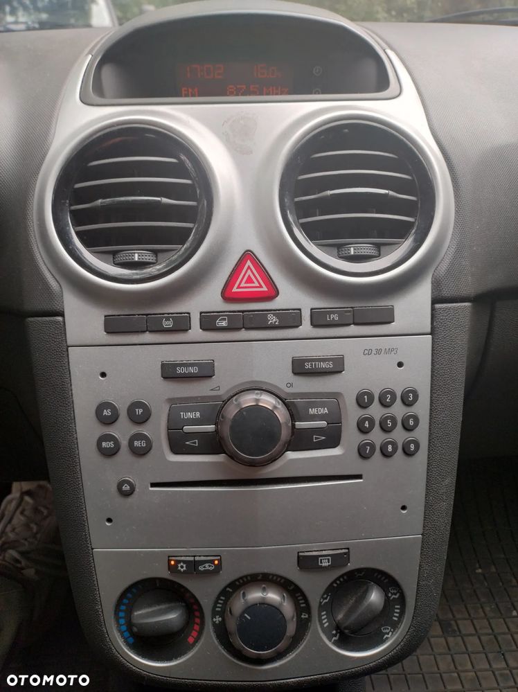 Opel Corsa - 7