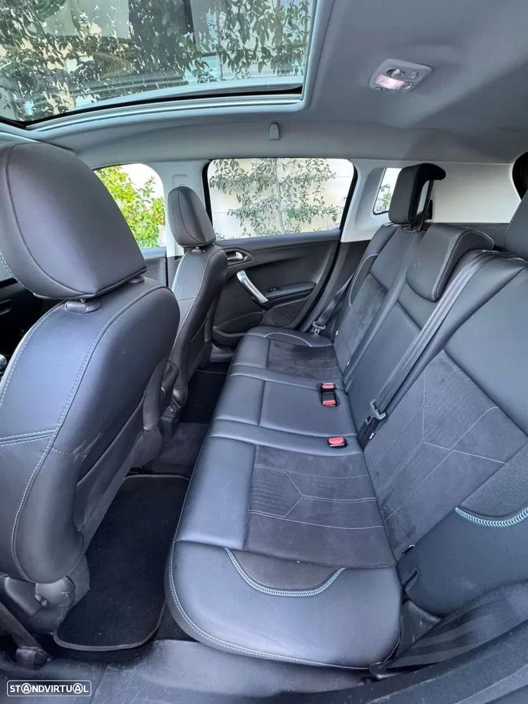 Peugeot 2008 1.2 PureTech Crossway - 16