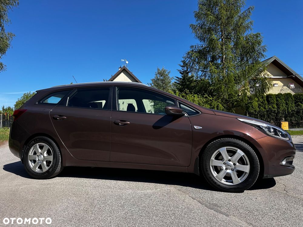 Kia Ceed 1.4 CVVT Fifa World Cup Edition - 16
