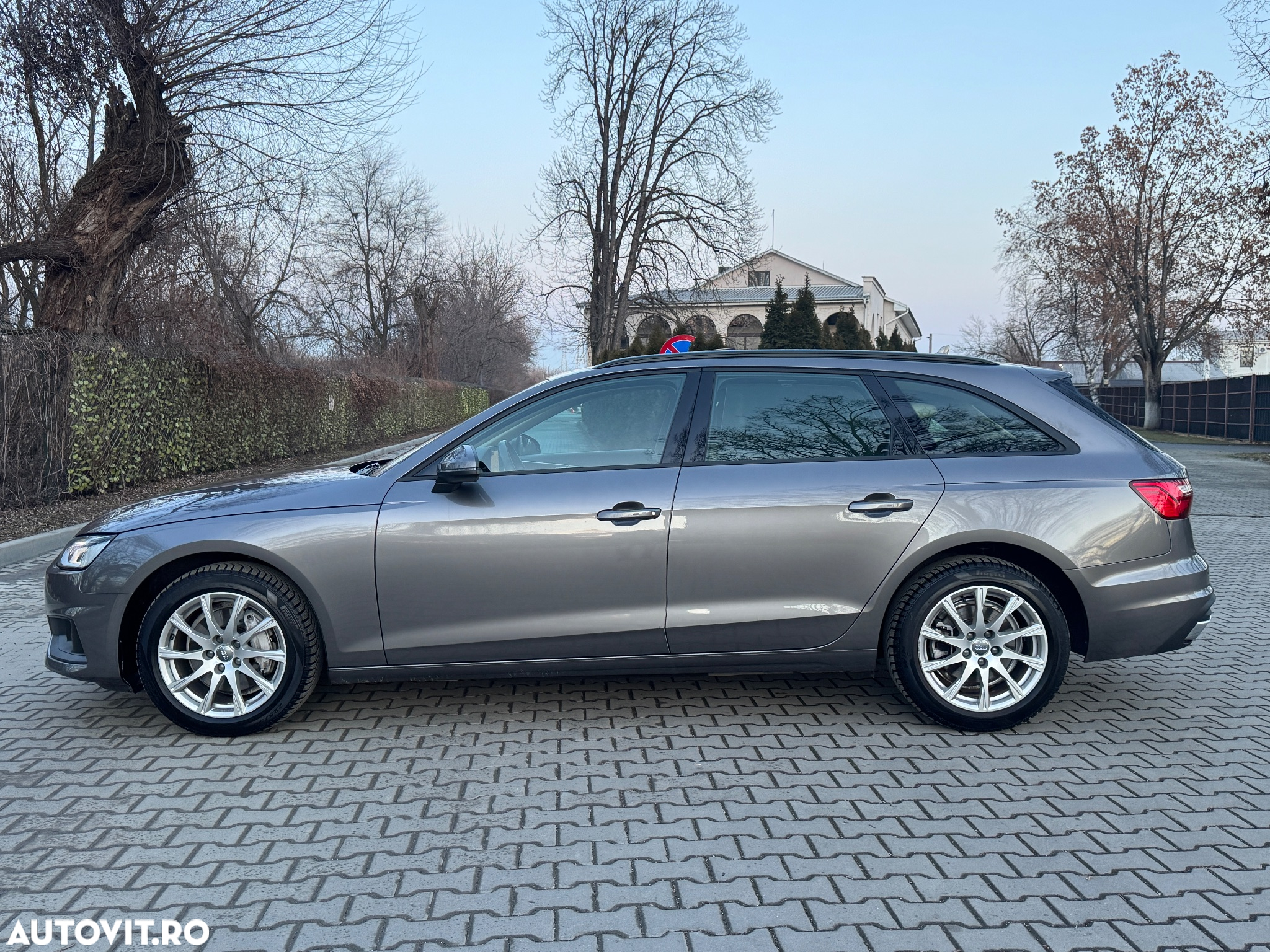 Audi A4 Avant 2.0 40 TDI quattro S tronic Advanced - 8