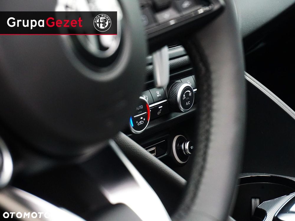 Alfa Romeo Giulia - 18