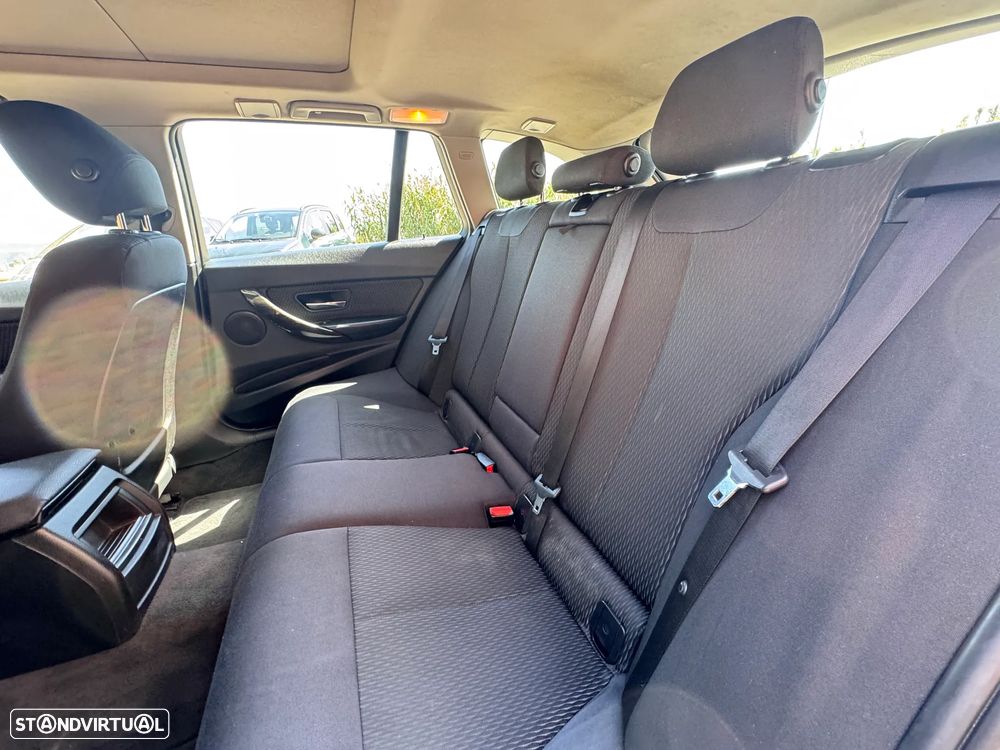 BMW 318 d Touring Line Luxury - 16