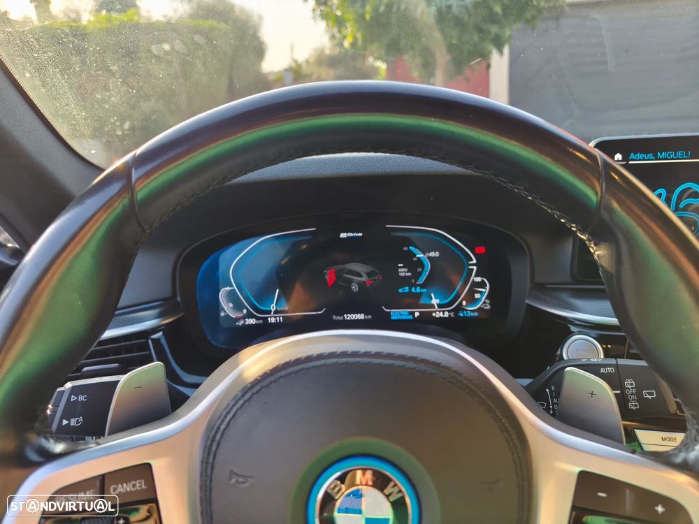 BMW 530 e Pack Desportivo M - 19