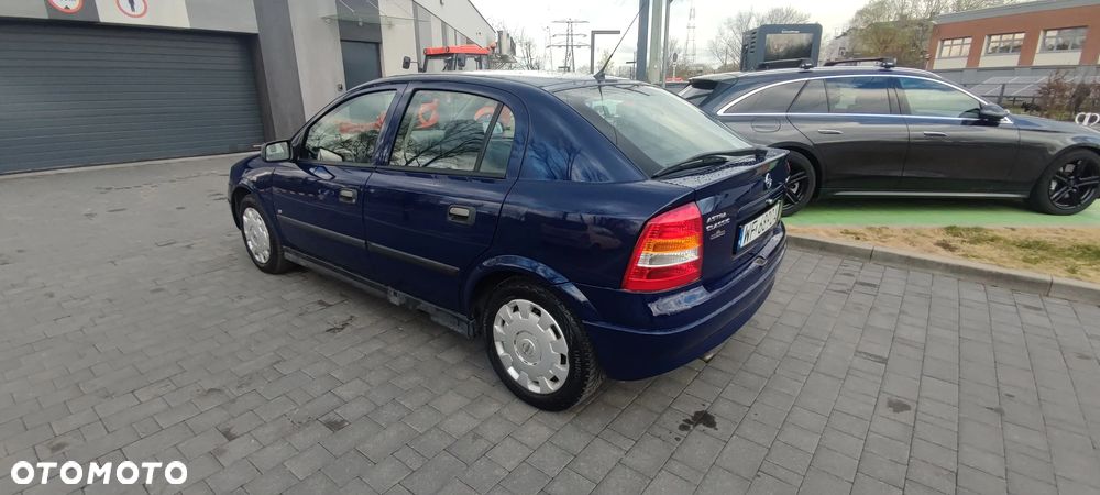 Opel Astra 1.4 - 8