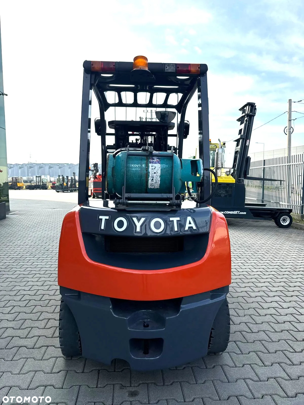 Toyota Toyota 02-8FGF25 / TRIPLEX 4300 mm / LPG / Jak nowa / 2018 rok - 7