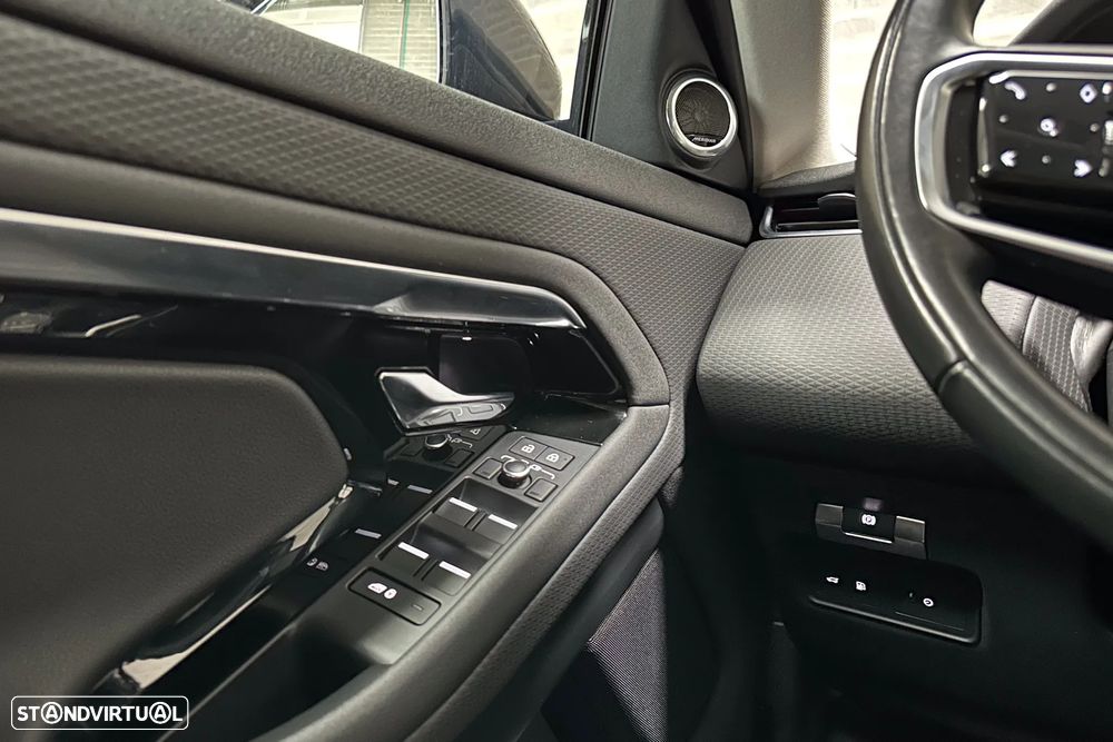 Land Rover Range Rover Evoque 1.5 P300e AWD R-Dynamic S Auto - 37