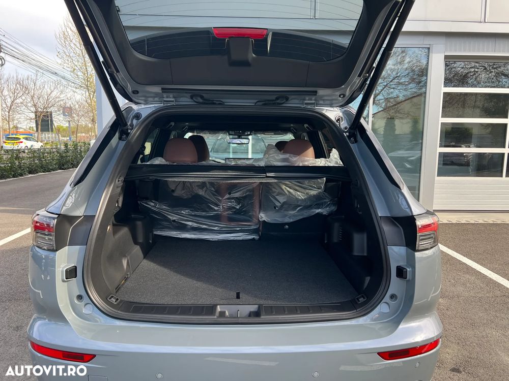 Mitsubishi Outlander 2.4 L 4X4 PHEV Instyle Ultimate - 23