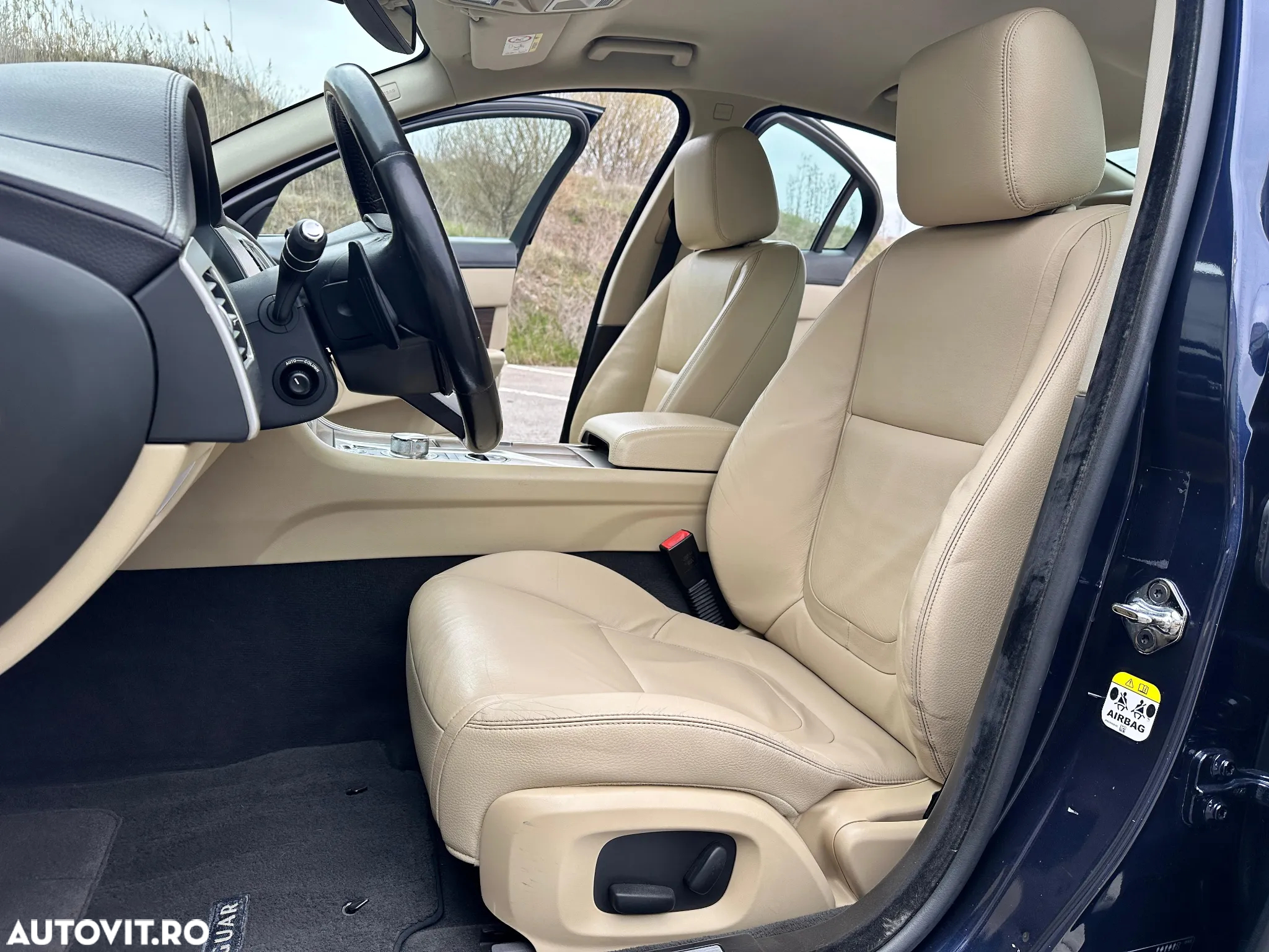 Jaguar XF 2.2D - 27