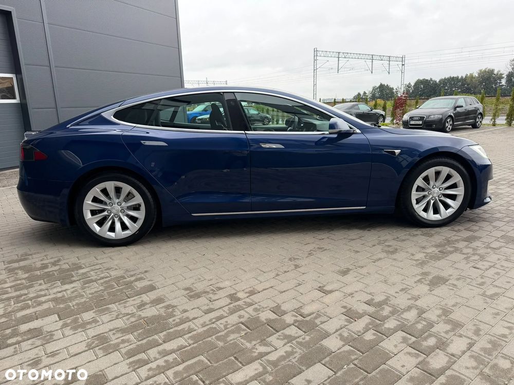 Tesla Model S - 7