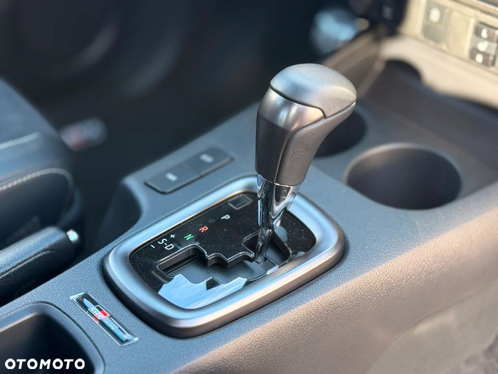 Toyota Hilux 2.8 D-4D Double Cab GR Sport II 4x4 - 12