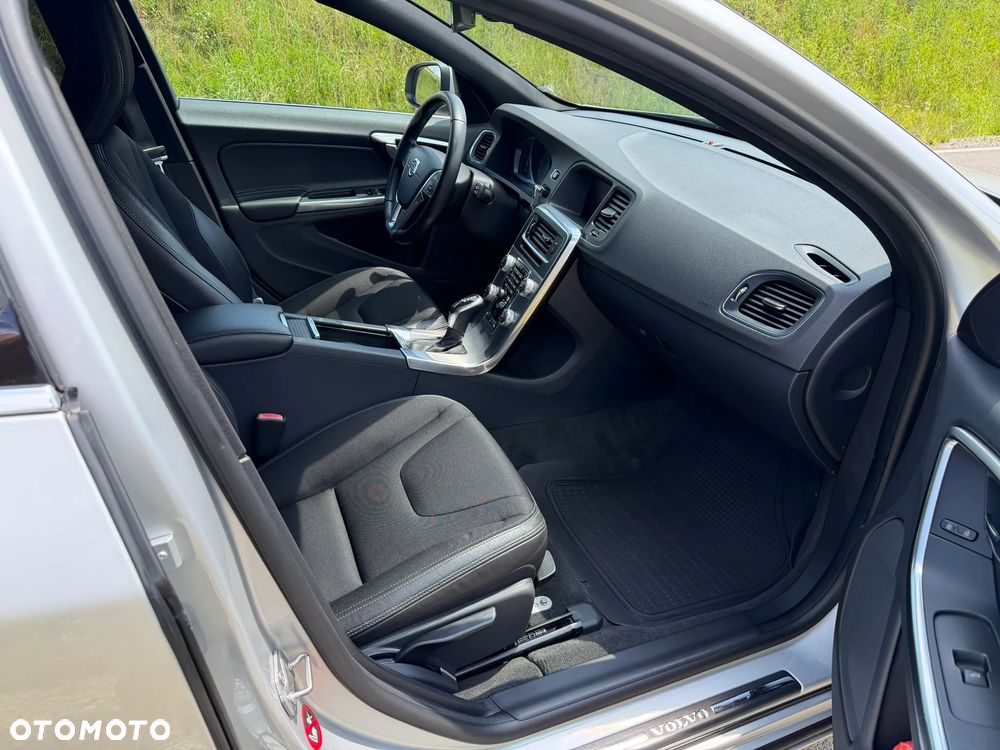 Volvo V60 D4 Drive-E Summum - 17