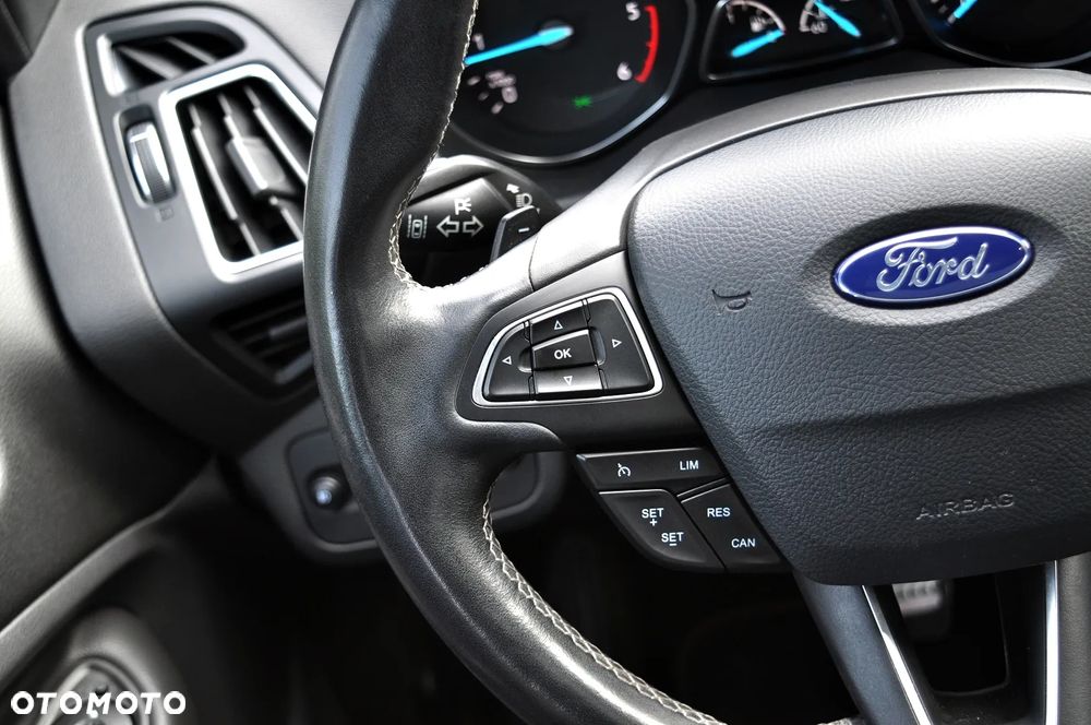 Ford Kuga 2.0 TDCi AWD ST-Line - 37