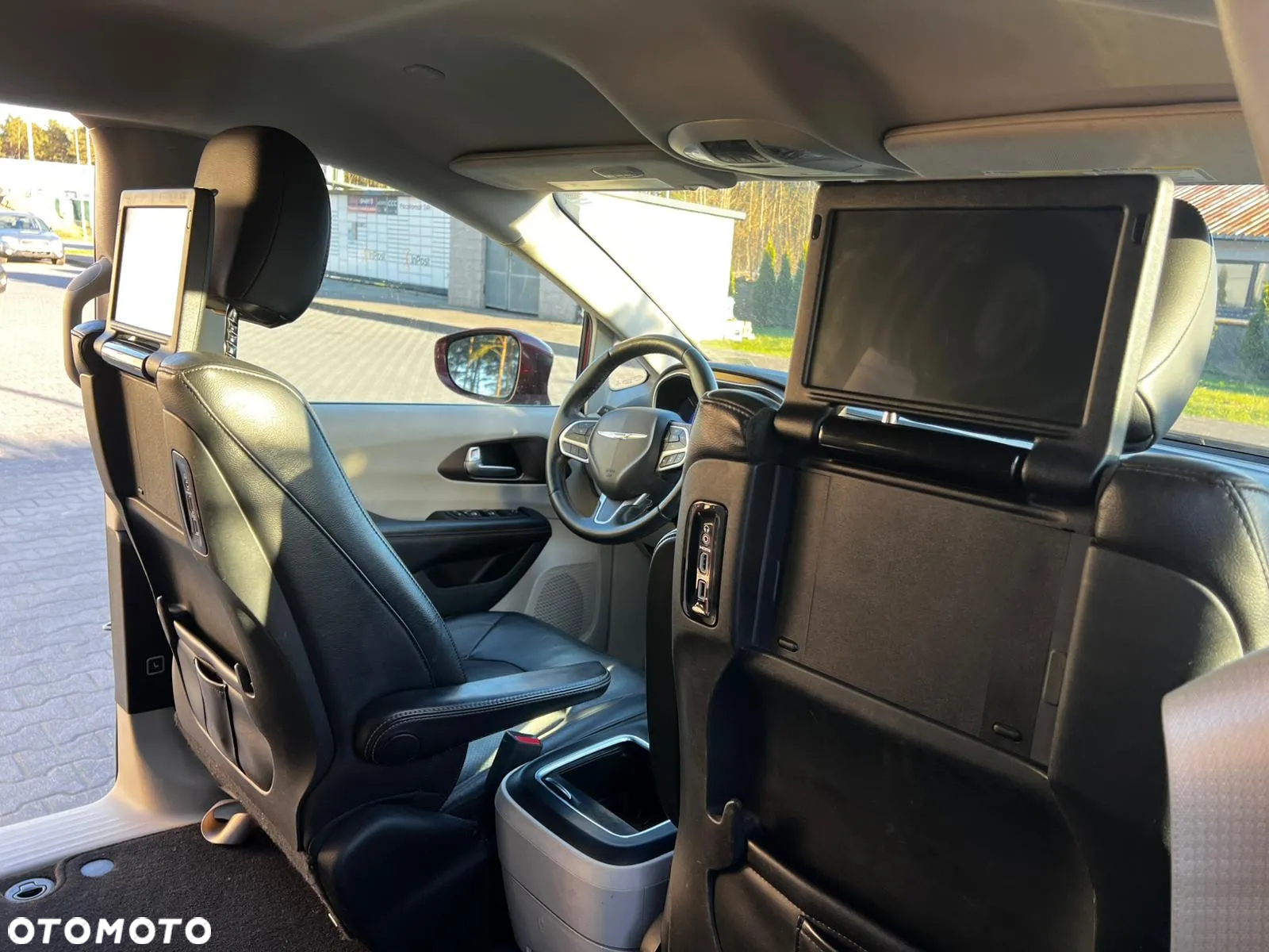 Chrysler Pacifica - 21