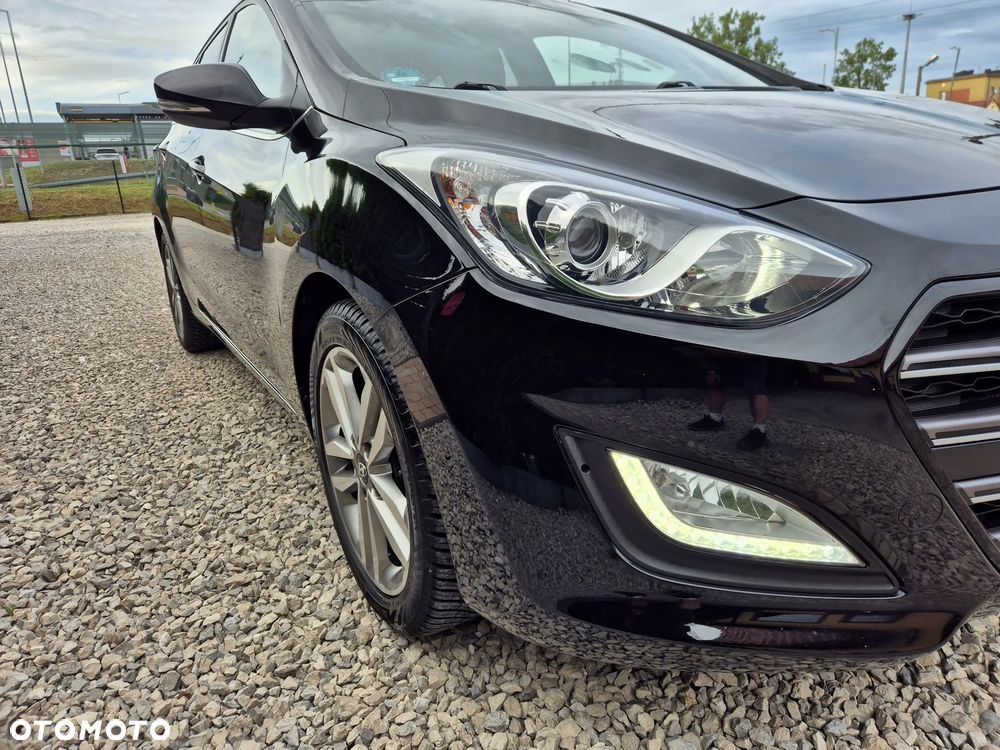 Hyundai i30 blue Kombi 1.6 GDi Passion - 3