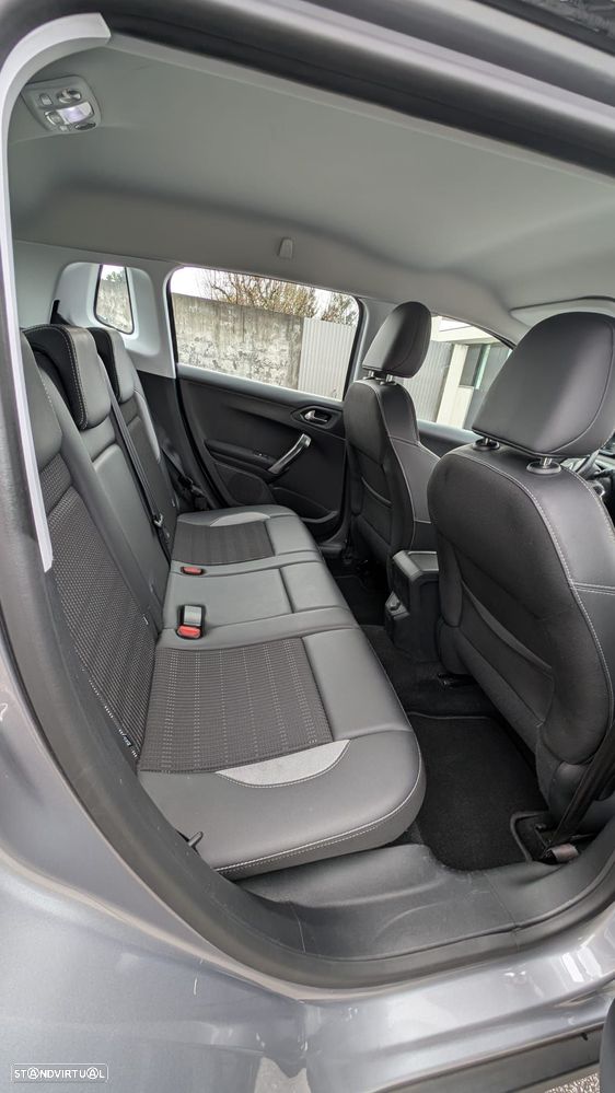 Peugeot 2008 1.2 PureTech Style - 13