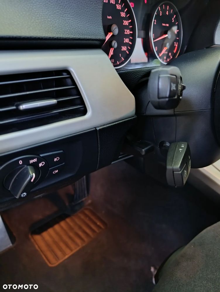 BMW Seria 3 330i - 21