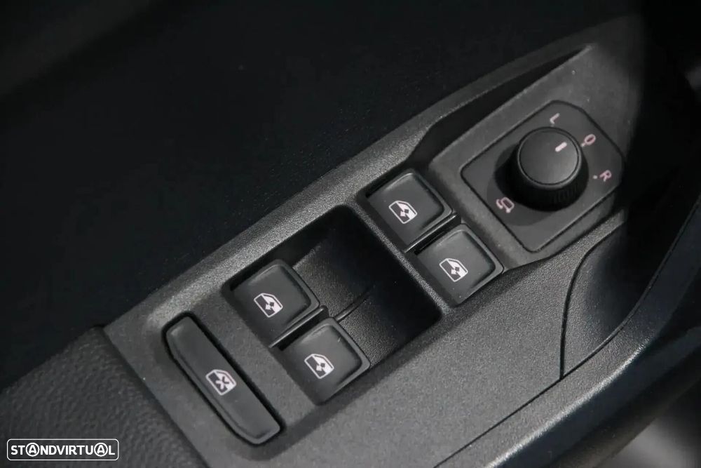 SEAT Arona 1.0 TSI Xperience DSG — fotografia 11