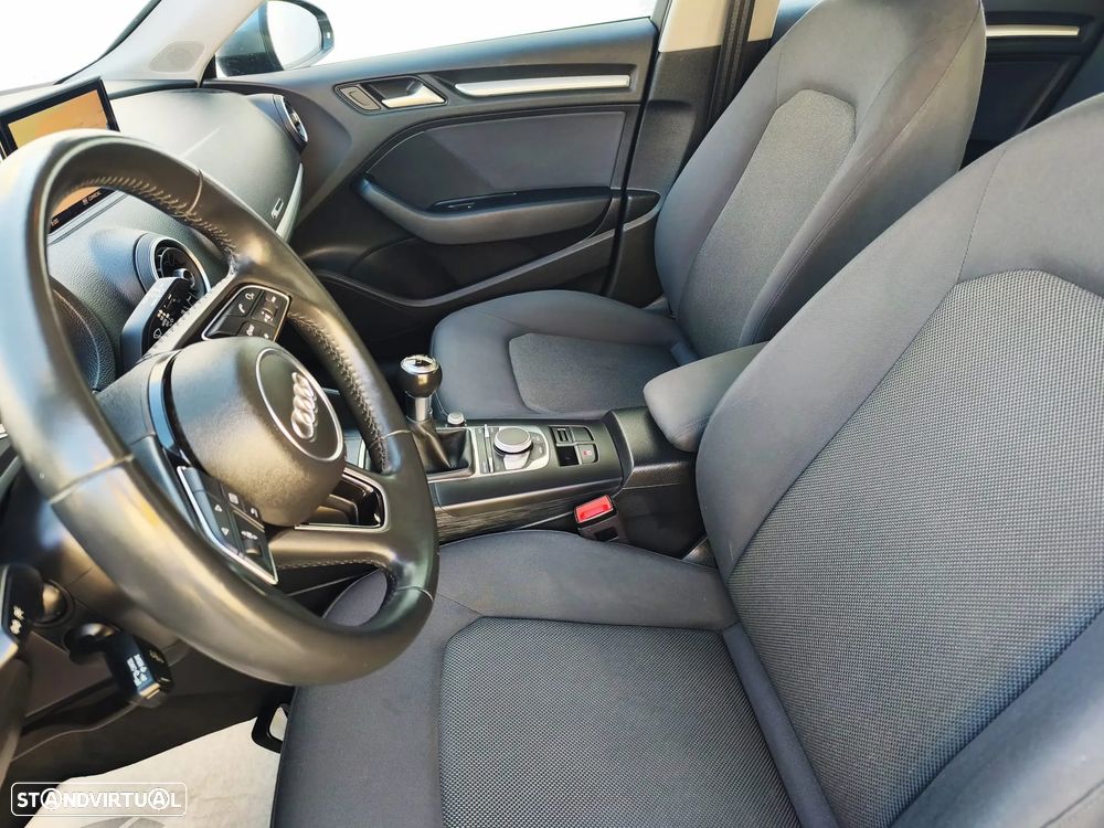 Audi A3 Sportback 1.6 TDI S-line - 12