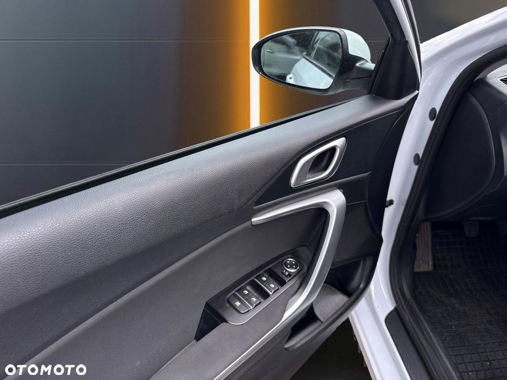 Kia Ceed 1.5 T-GDI M - 10