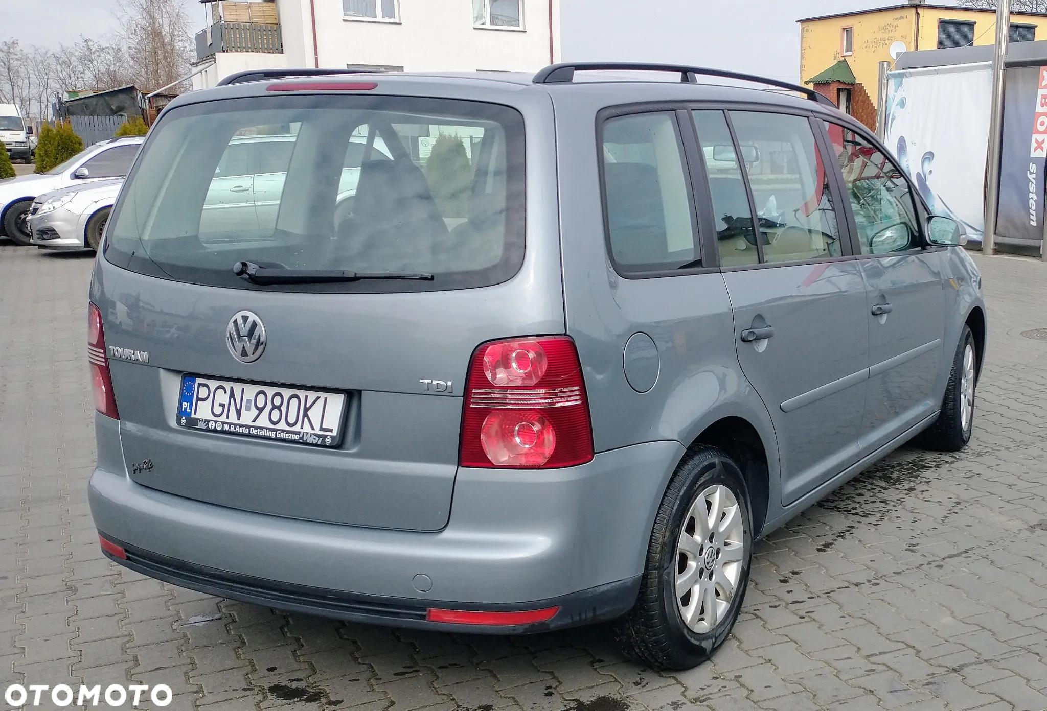 Volkswagen Touran - 13
