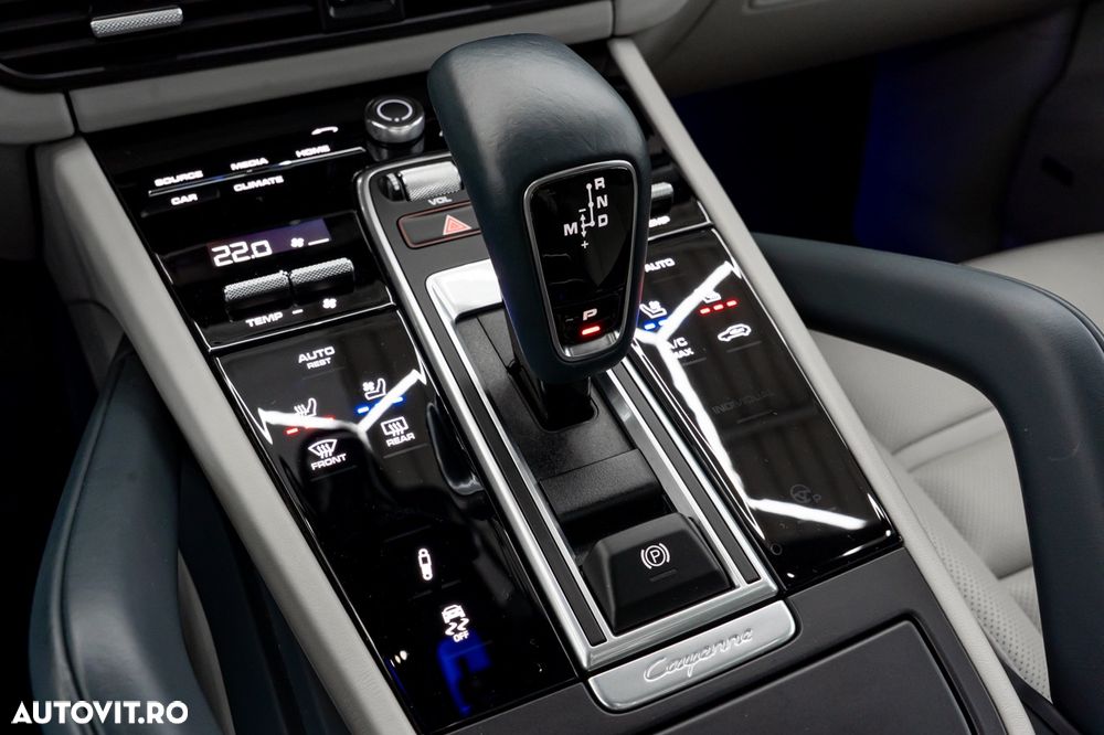 Porsche Cayenne Coupe Tiptronic S Platinum Edition - 32