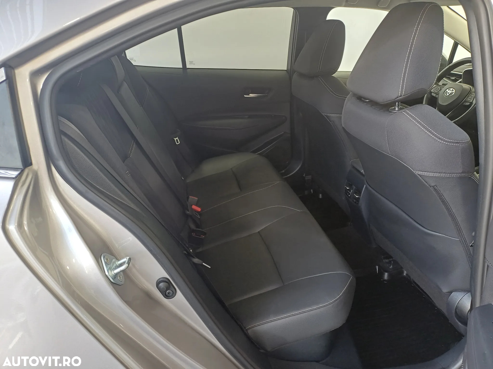 Toyota Corolla Sedan 1.8 HSD Dynamic - 22