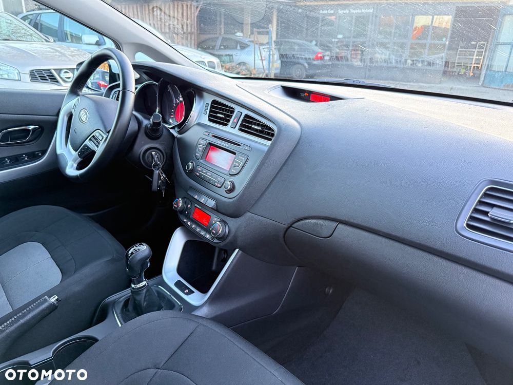 Kia Ceed 1.6 GDI Spirit - 26